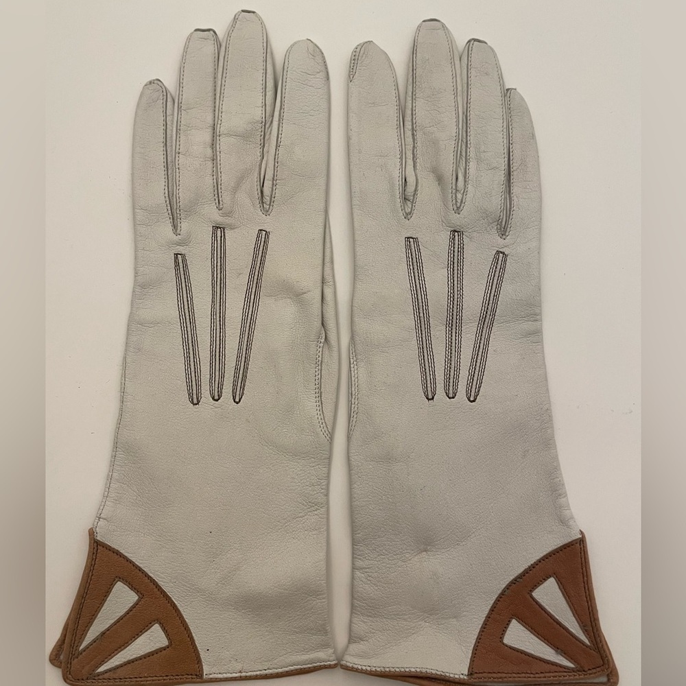 Antique Leather Women Soft White Gloves Size 6 3/4. Excellent Condition